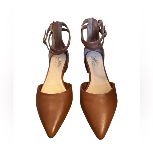 Seychelles Brown Flats with Pointed Toe and d'Orsay Cut - Picture 2 of 8